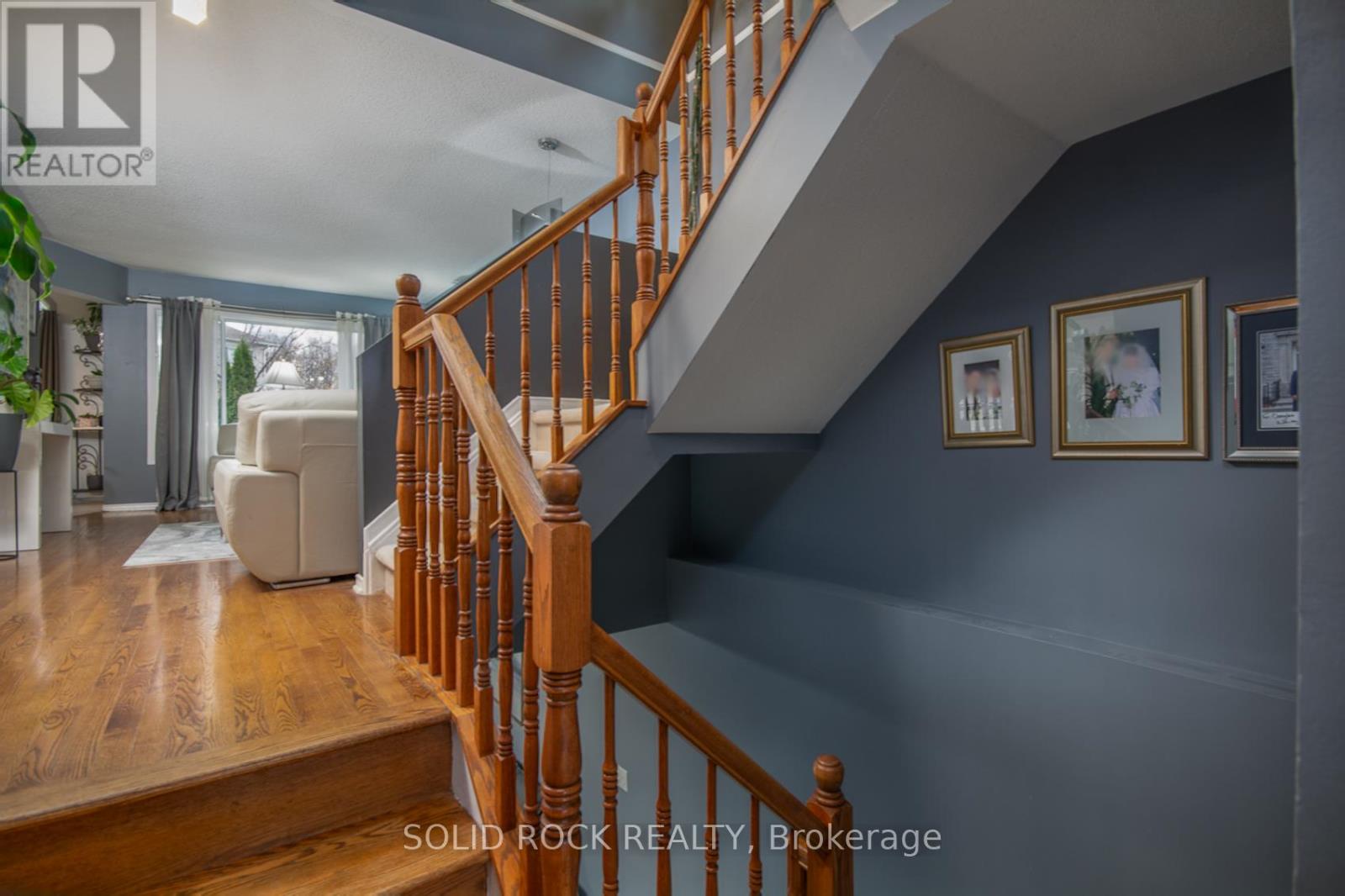 61 Flowertree Crescent