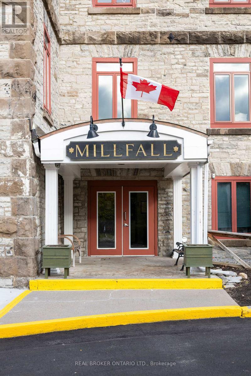 6 - 1 Rosamond Street E