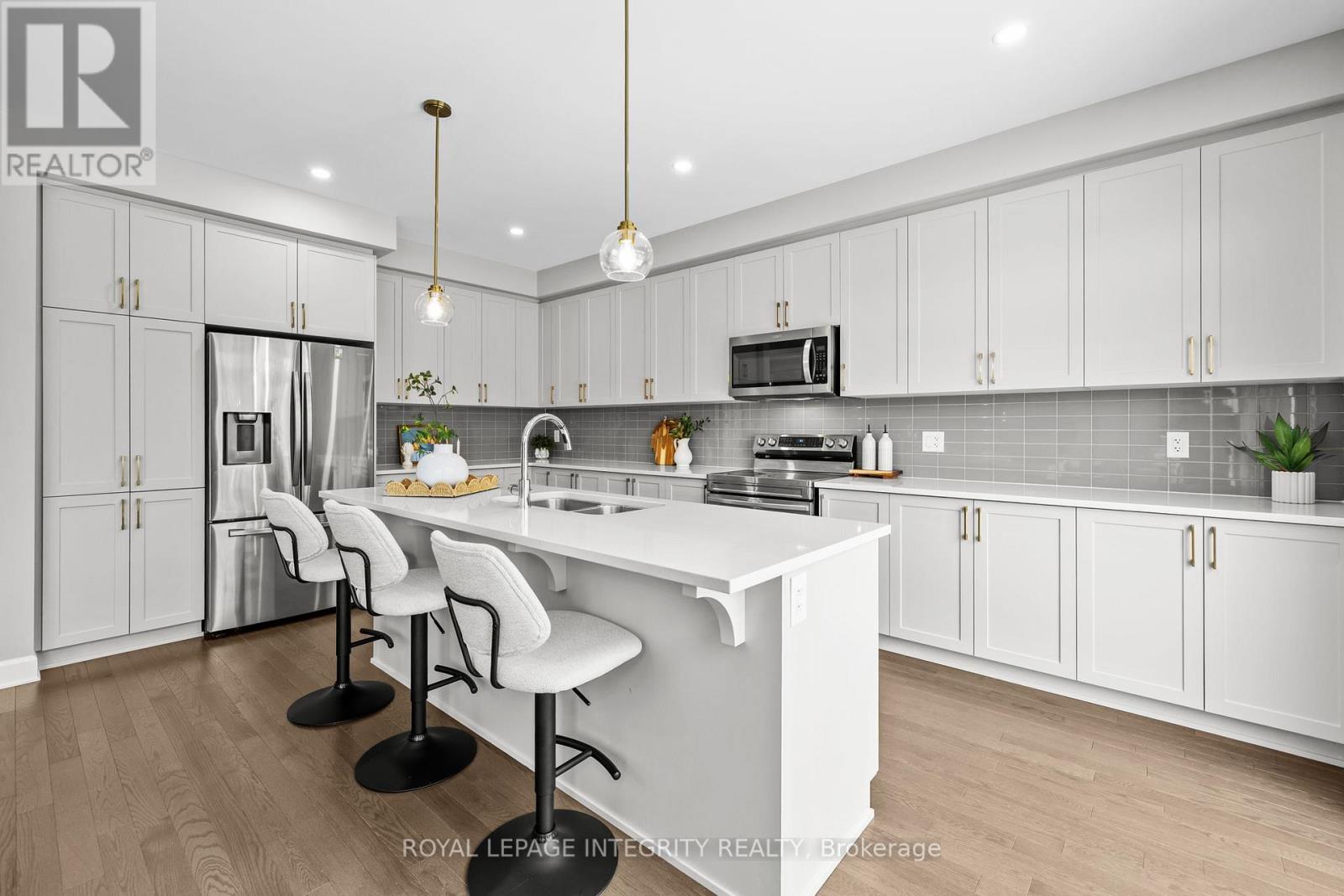 652 Moonflower Crescent