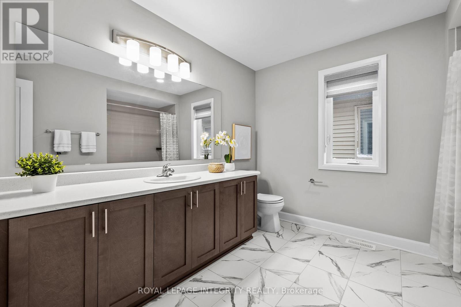 652 Moonflower Crescent