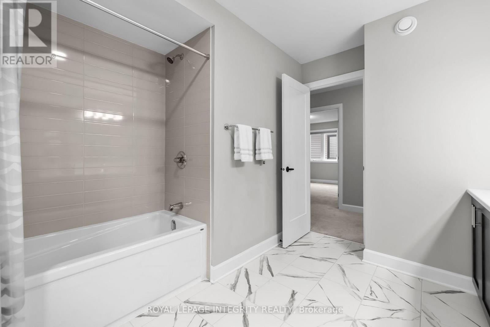 652 Moonflower Crescent