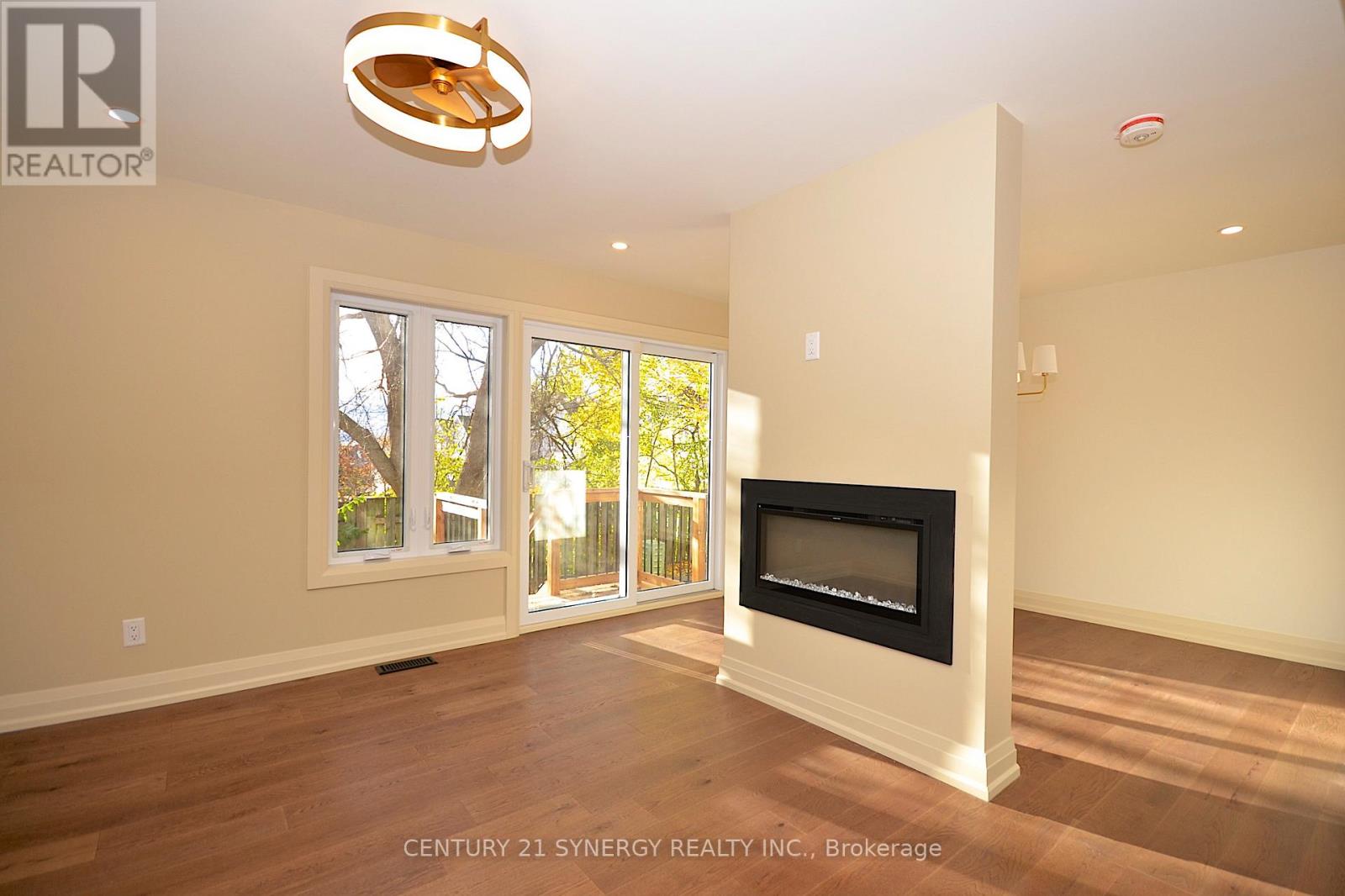 28 - 660 Hochelaga Street