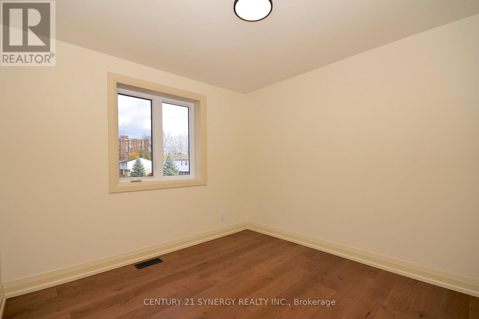 28 - 660 Hochelaga Street