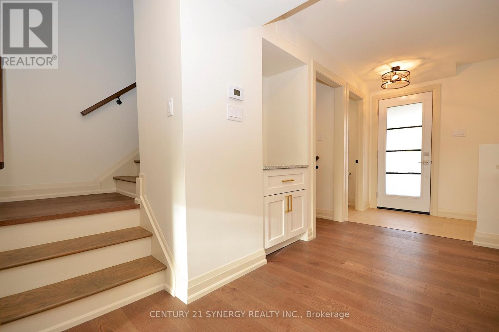 28 - 660 Hochelaga Street