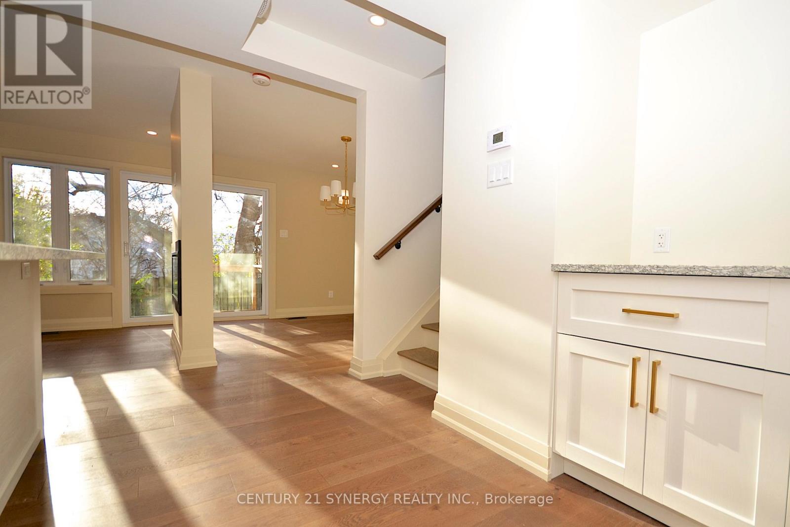 28 - 660 Hochelaga Street