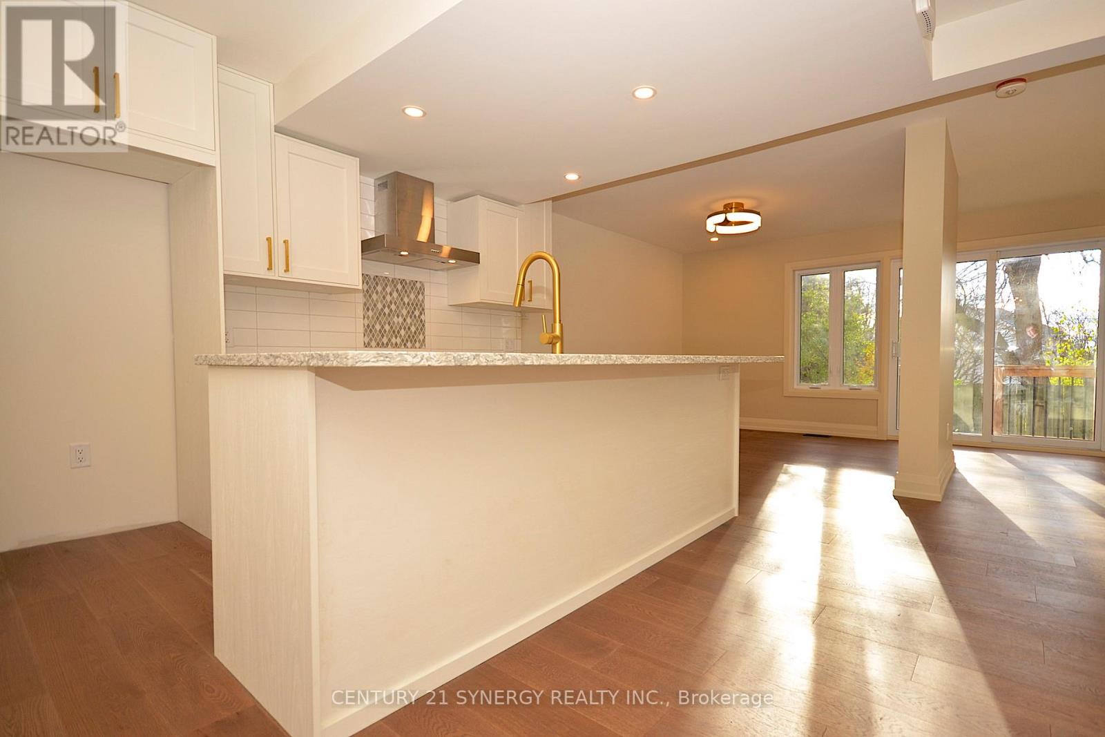 28 - 660 Hochelaga Street