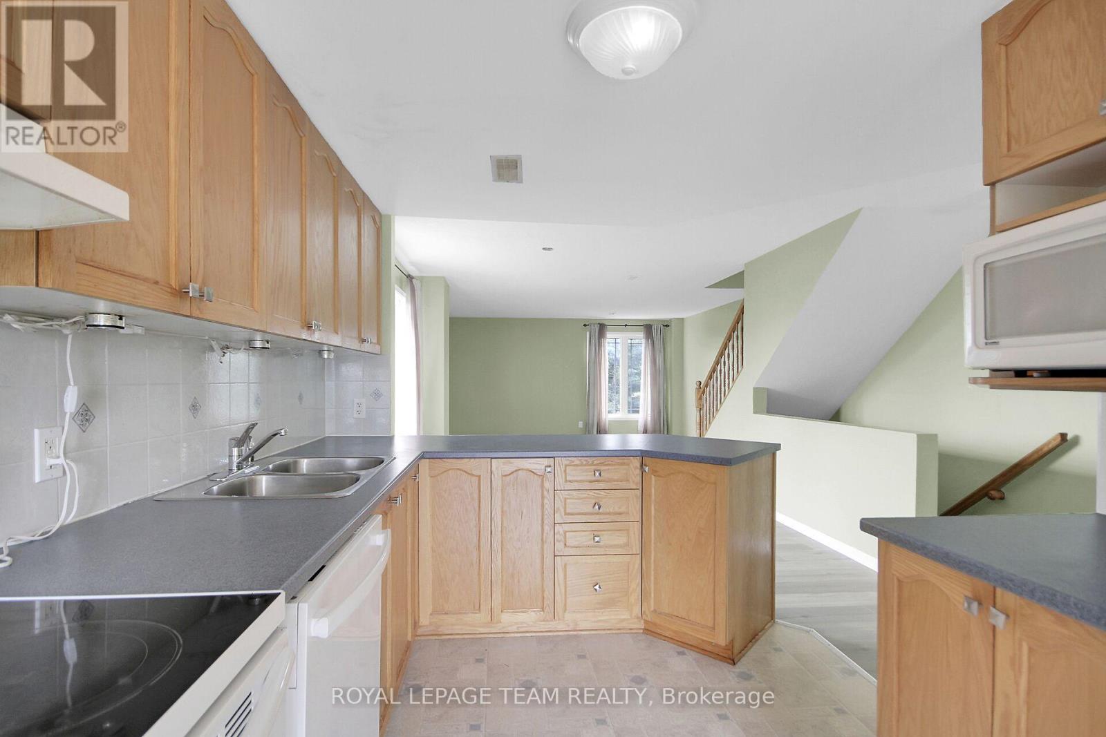 16 - 414 Hillsboro Private