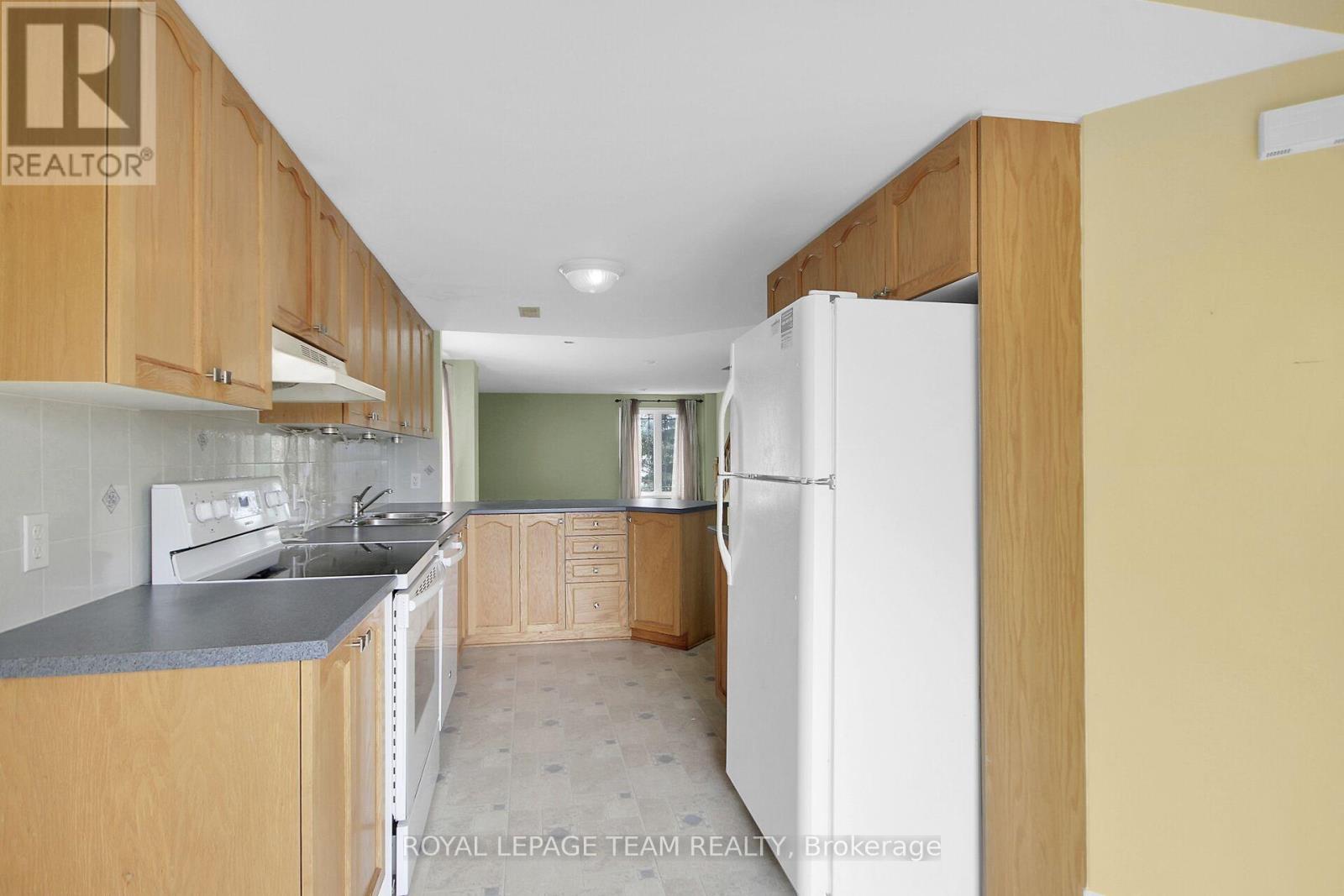 16 - 414 Hillsboro Private