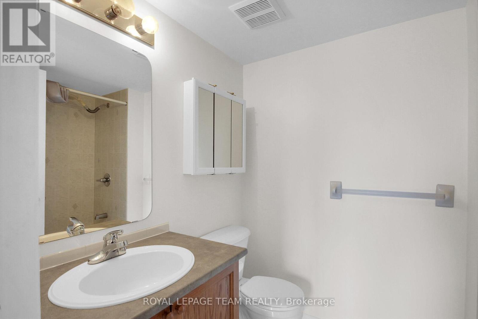 16 - 414 Hillsboro Private