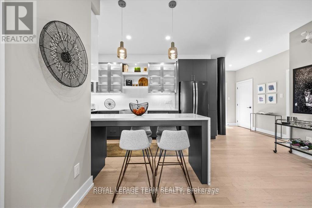 203 - 2376 Tenth Line Road