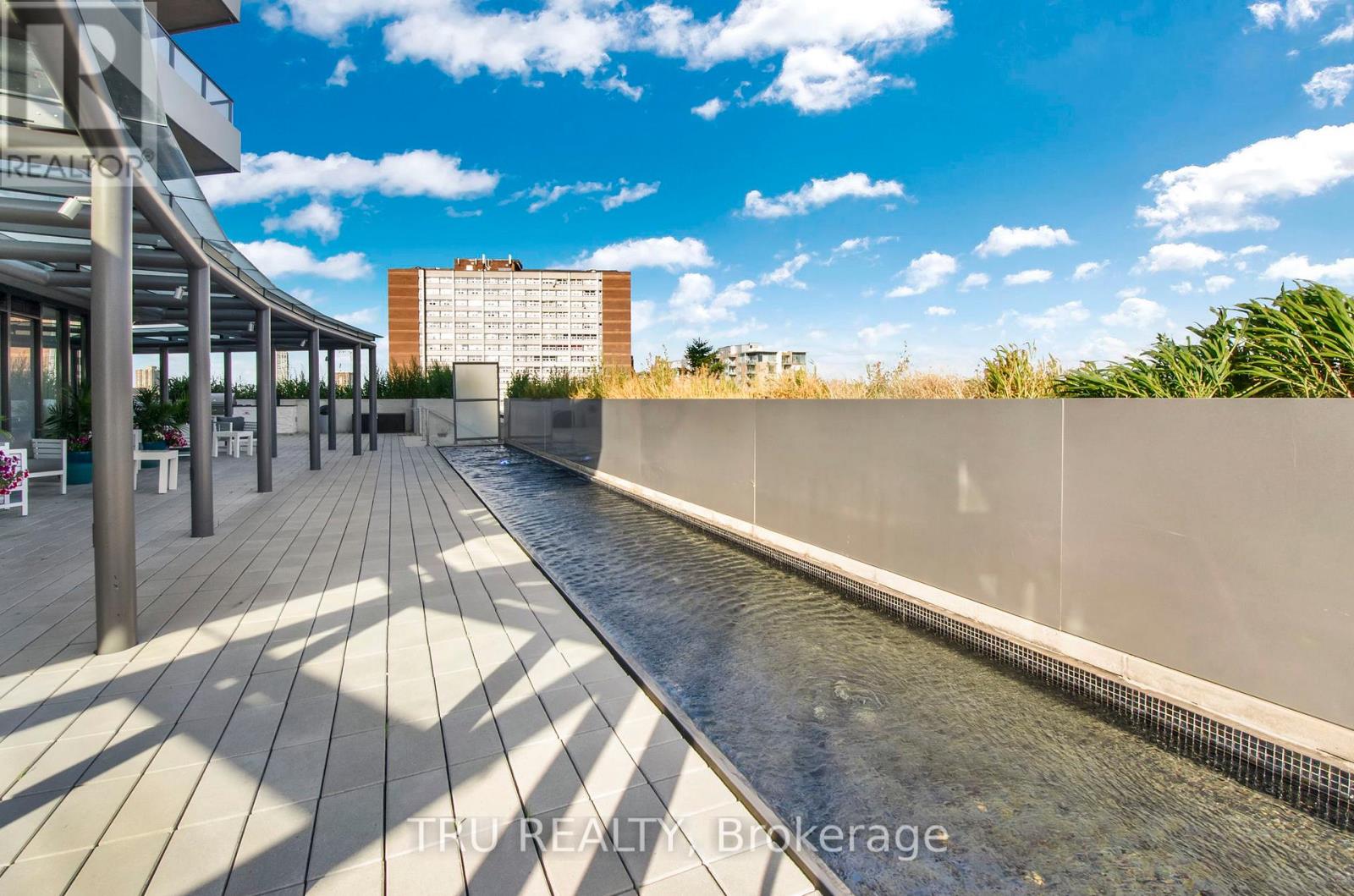 910 - 485 Richmond Road