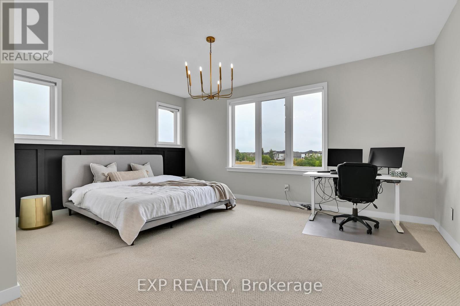 364 Gloaming Crescent