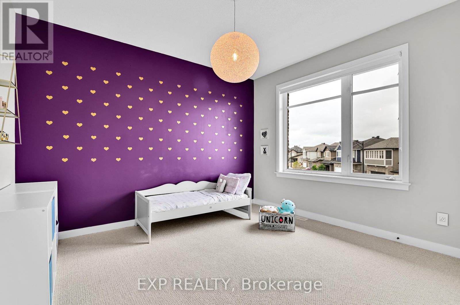 364 Gloaming Crescent