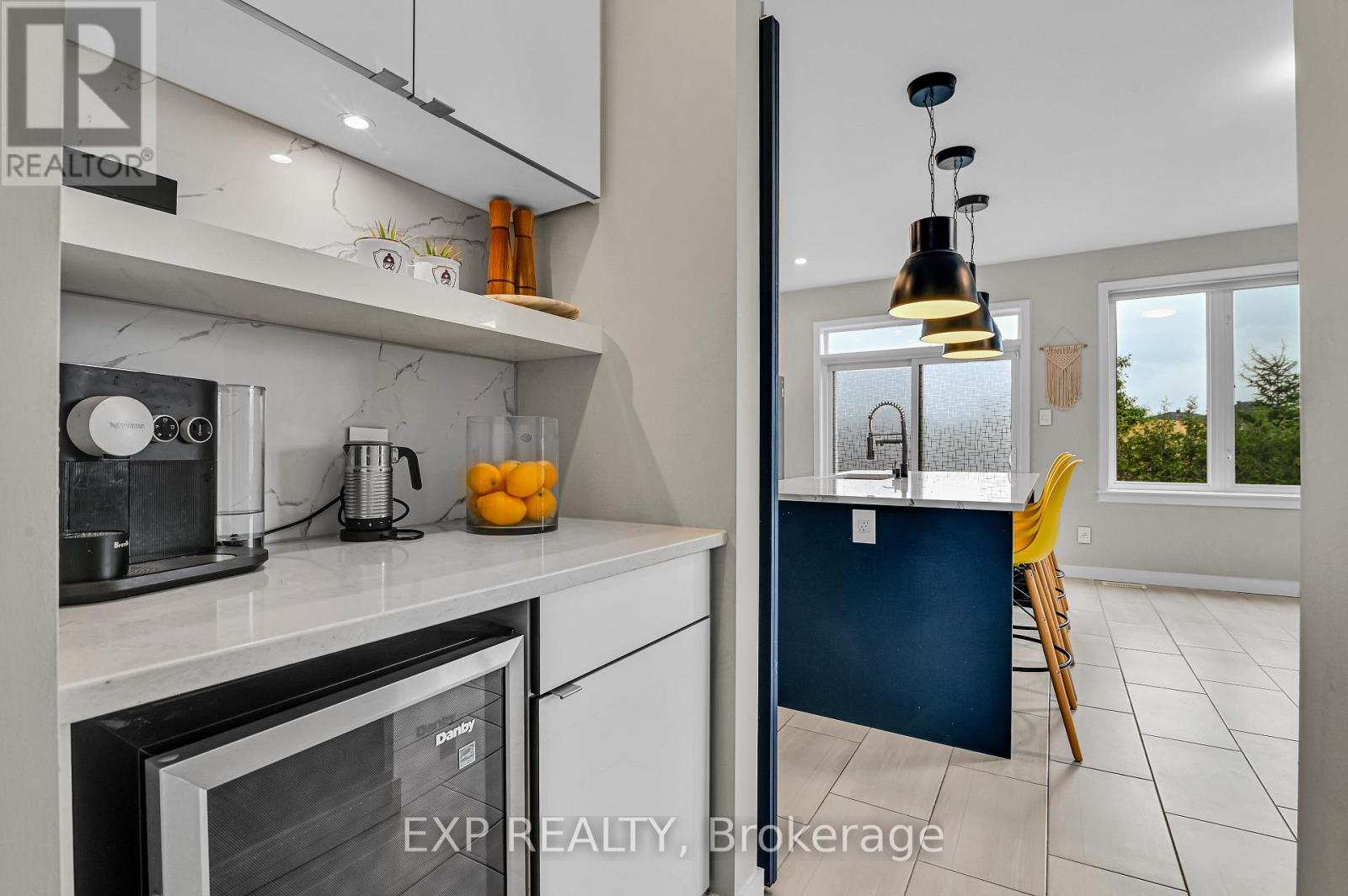 364 Gloaming Crescent