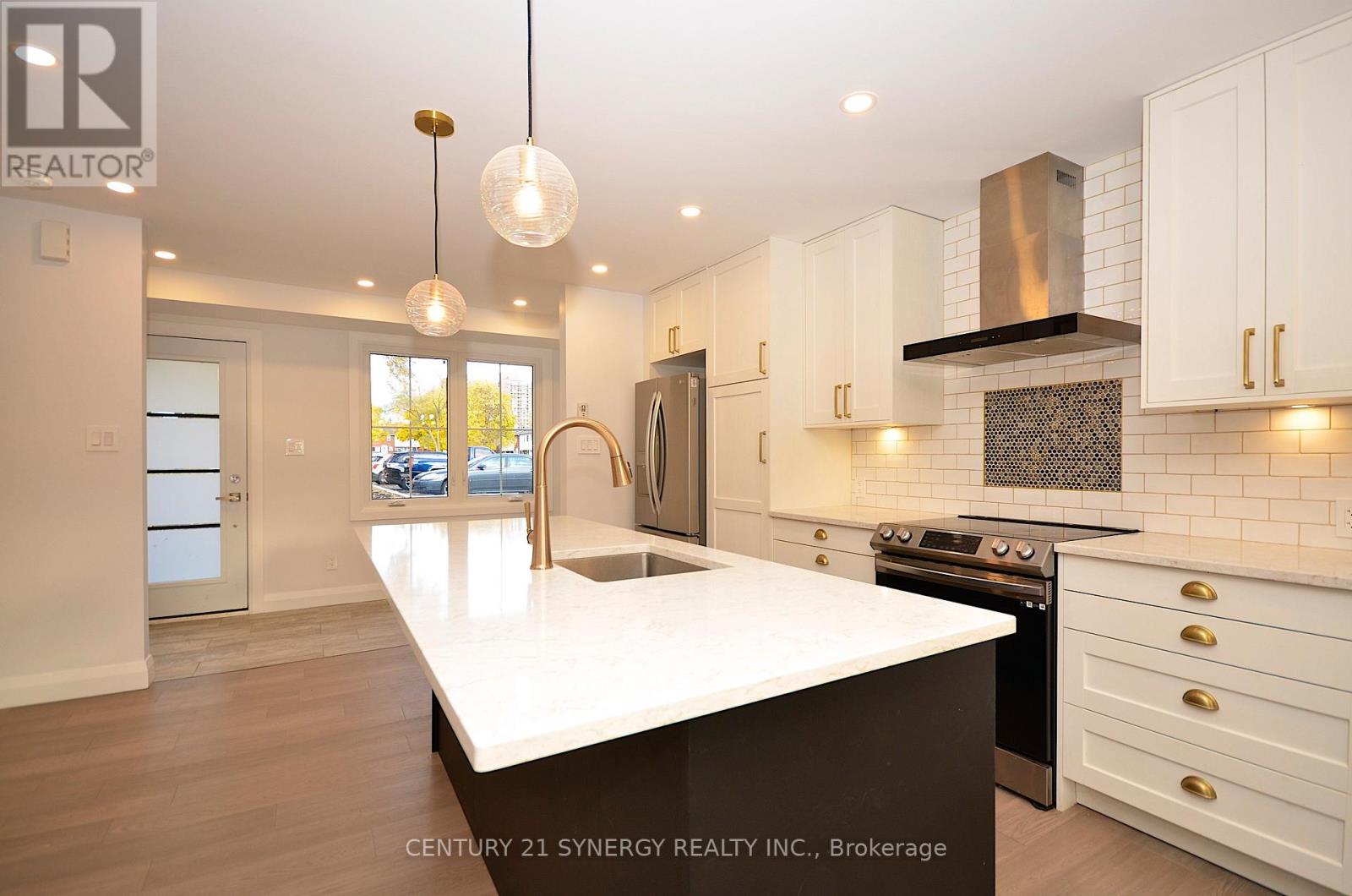 26 - 660 Hochelaga Street