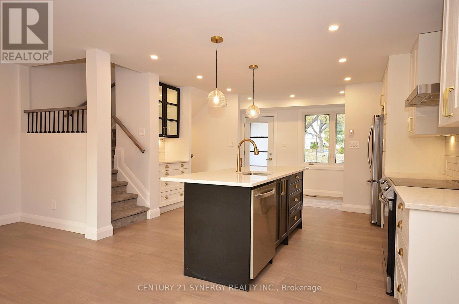 26 - 660 Hochelaga Street