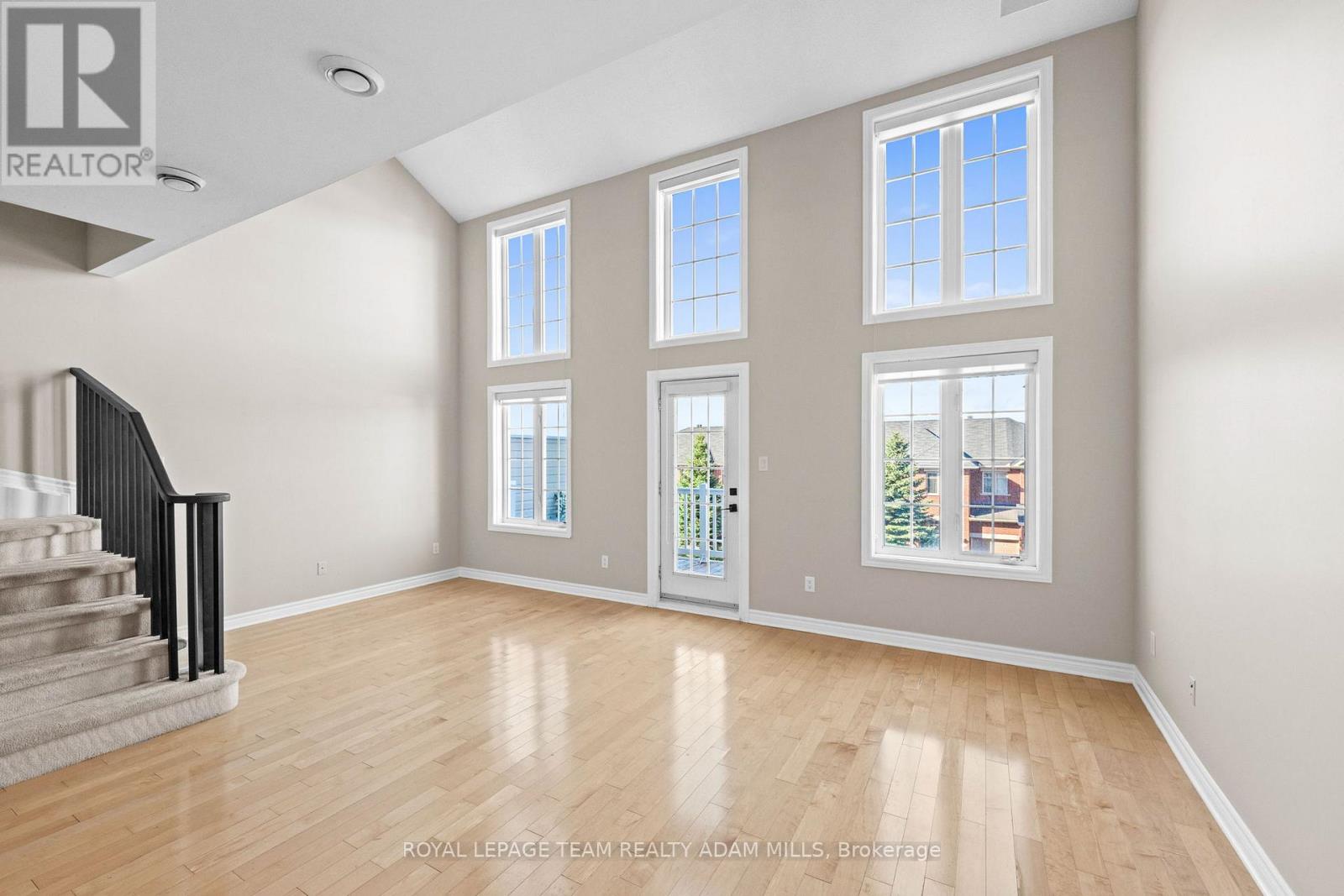 24 - 103 Eye Bright Crescent