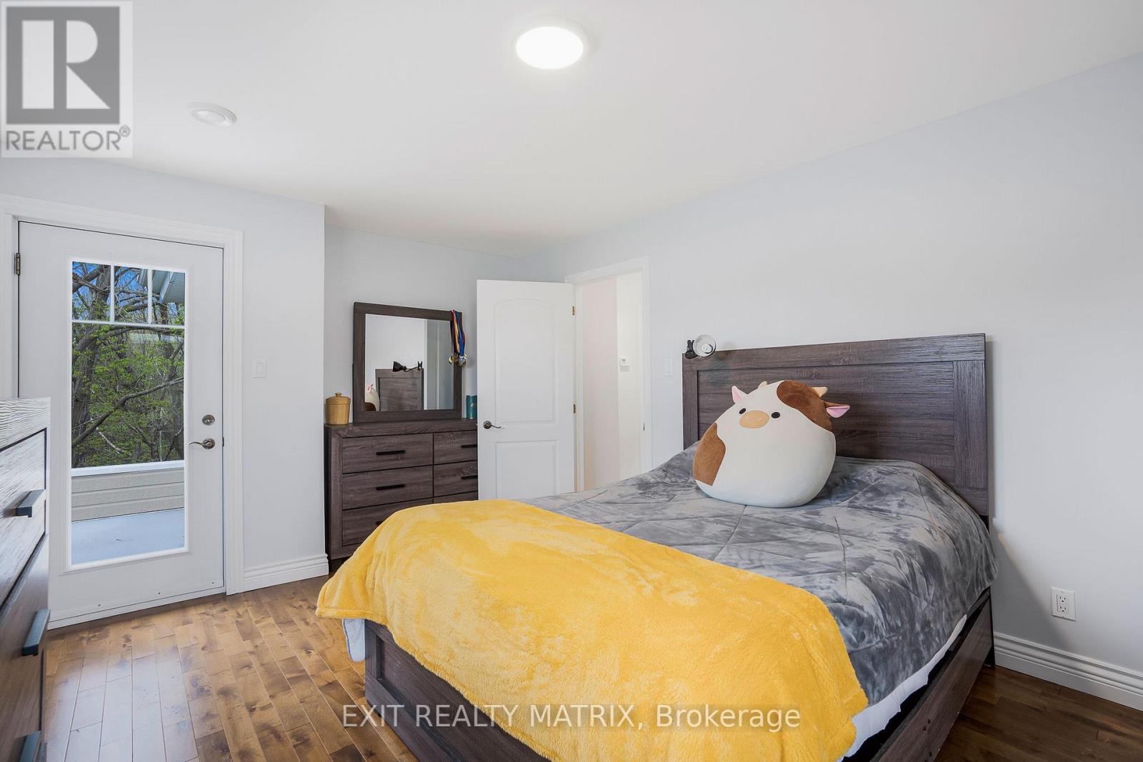 5 - 64 Radstock Lane