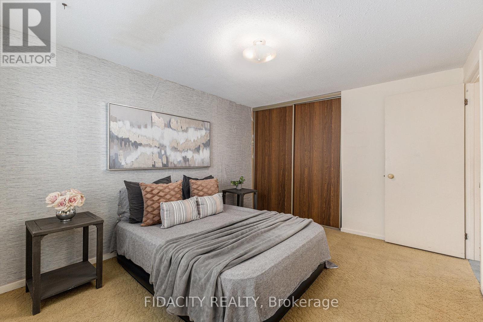 C - 477 Moodie Drive