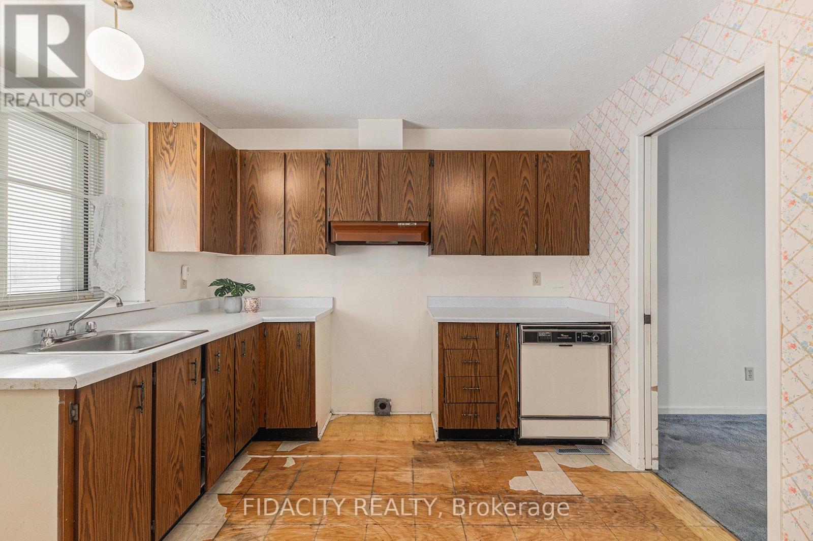 C - 477 Moodie Drive