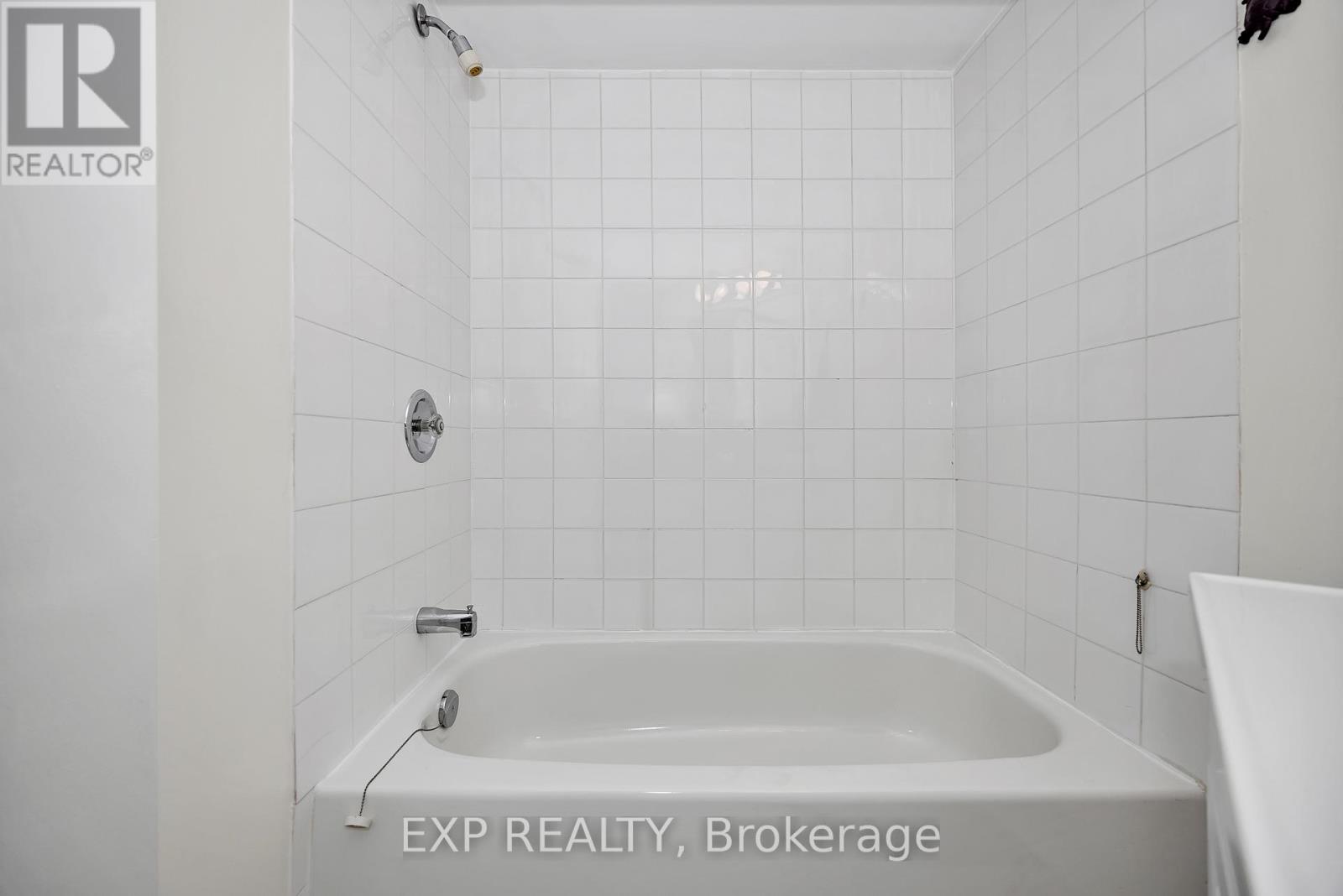 2 - 518 Lisgar Street