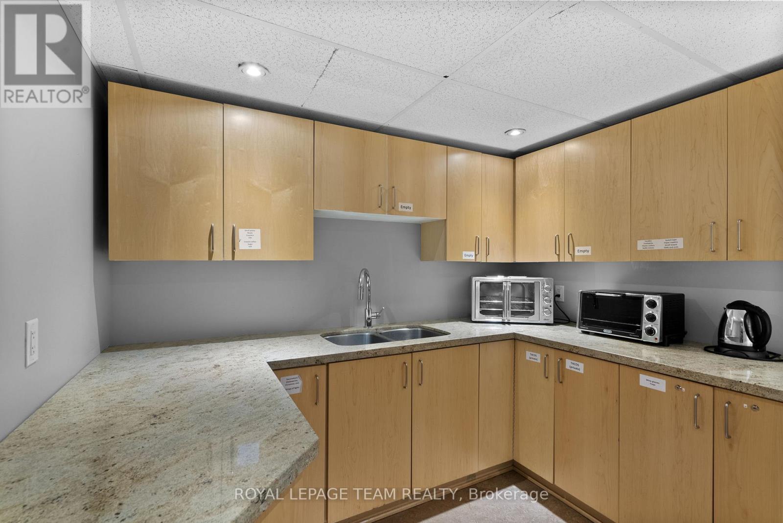 217 - 205 Bolton Street