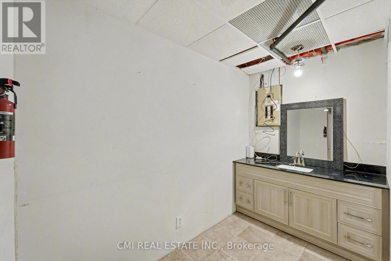 879 Beauclaire Drive