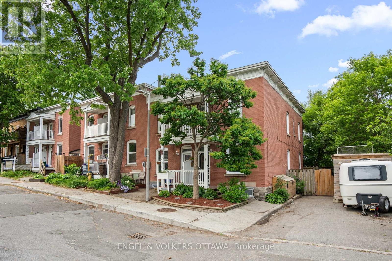 2 Lower Charlotte Street