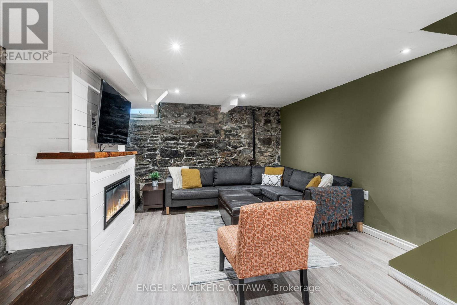 2 Lower Charlotte Street