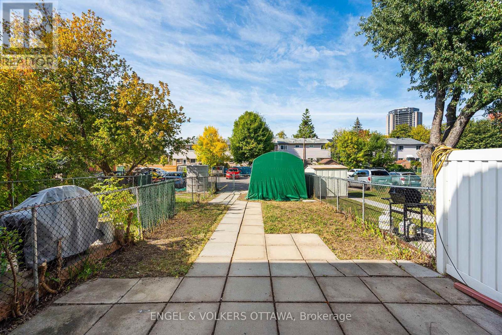 933 Greenbriar Avenue