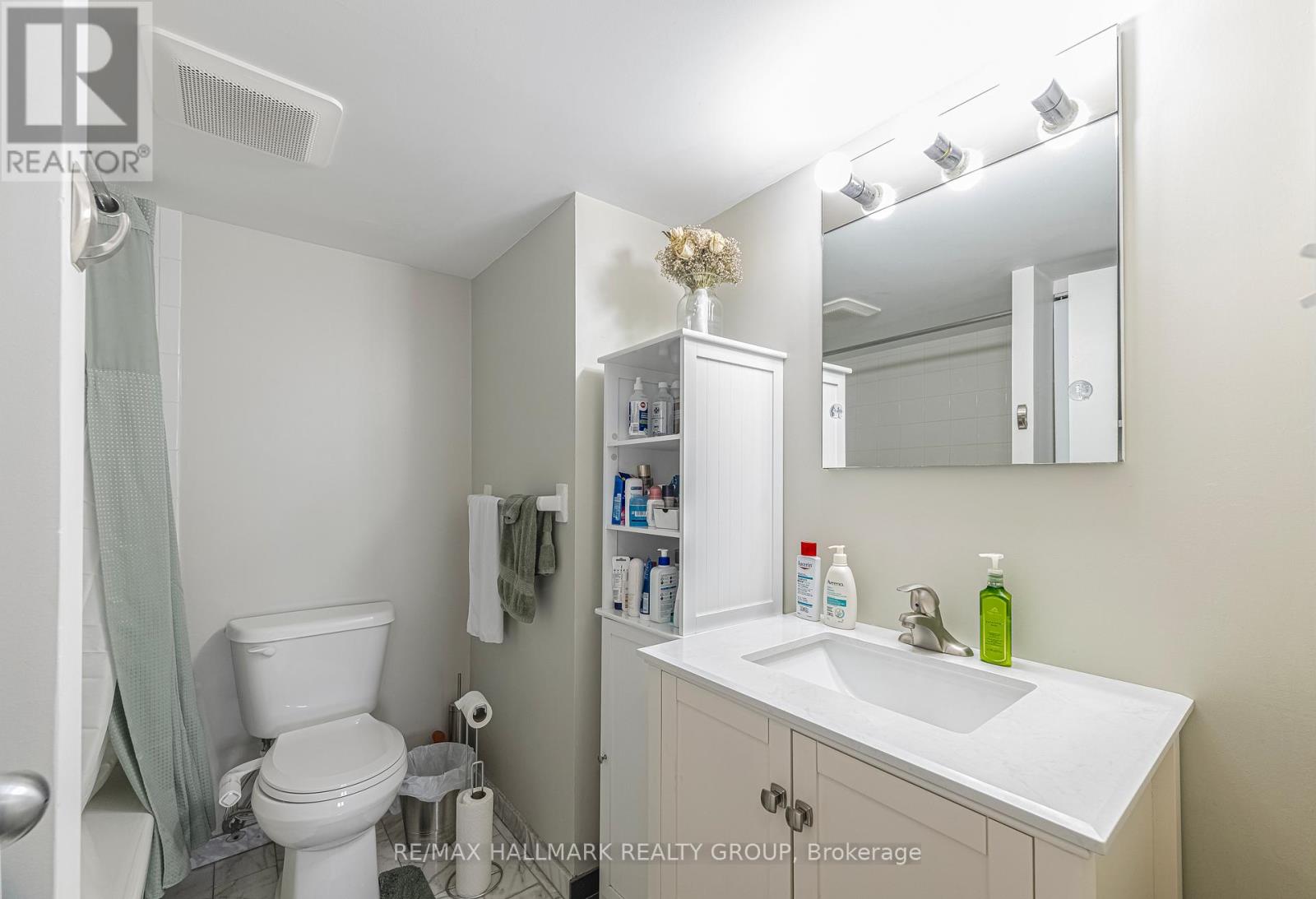 902 - 1025 Grenon Avenue