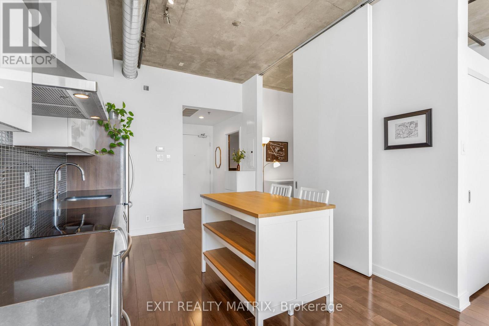 749 - 340 Mcleod Street