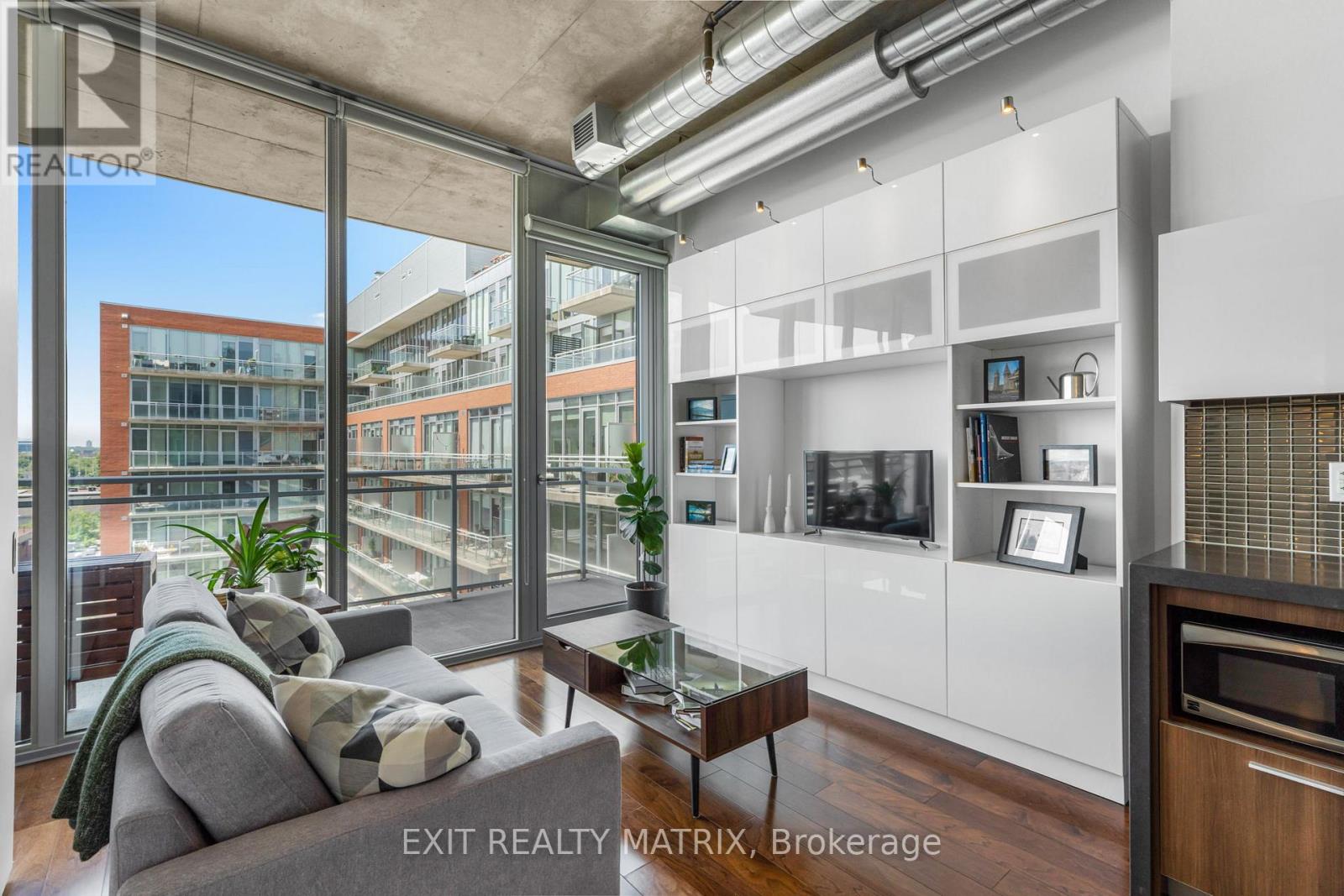 749 - 340 Mcleod Street