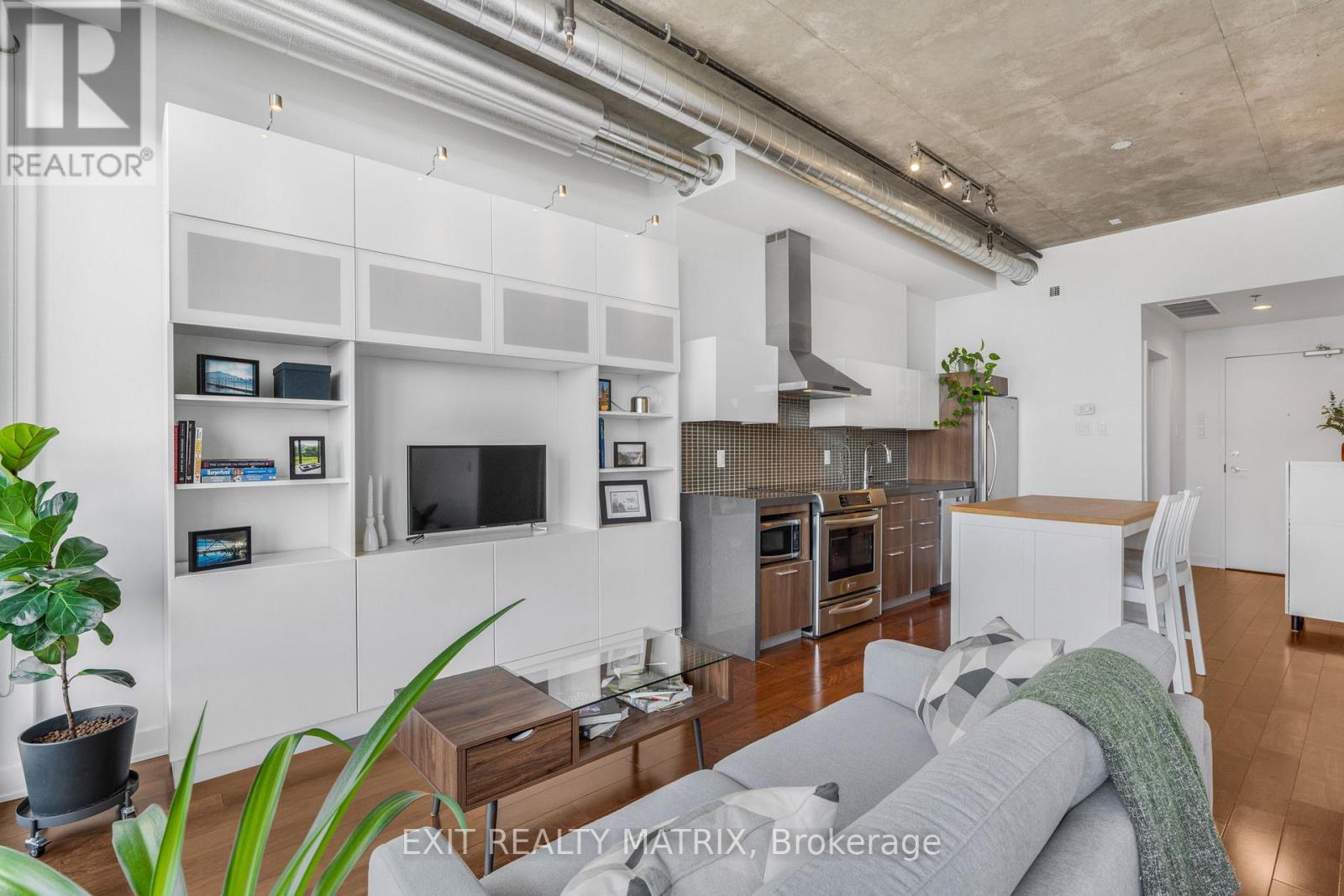 749 - 340 Mcleod Street