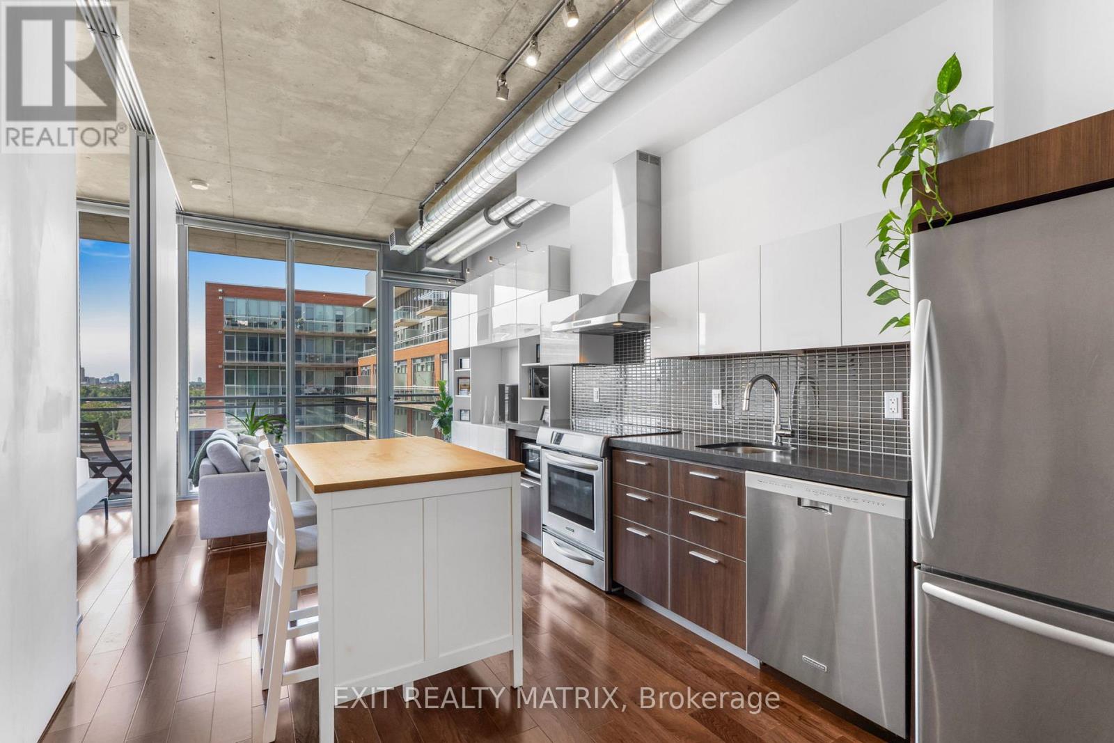 749 - 340 Mcleod Street