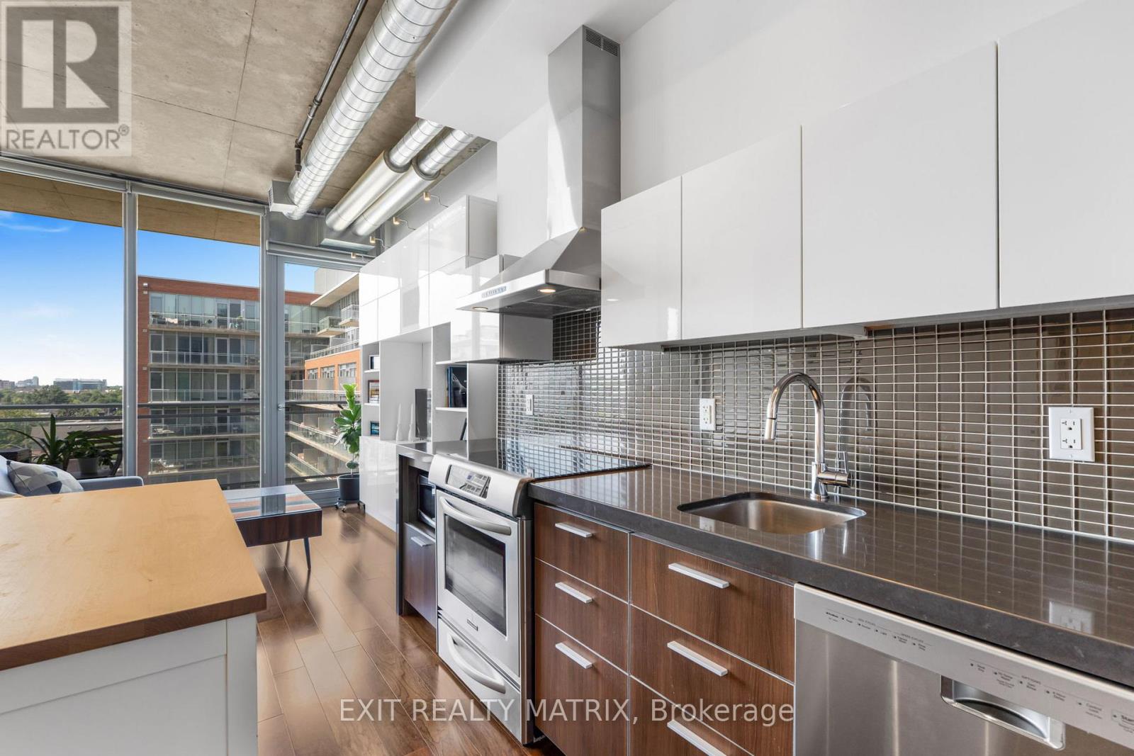 749 - 340 Mcleod Street