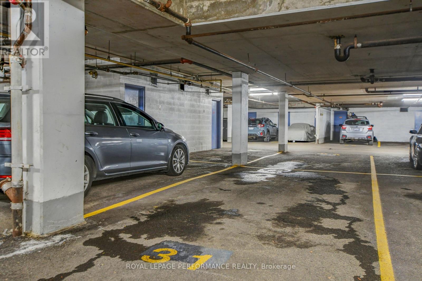 202 - 320 Crichton Street