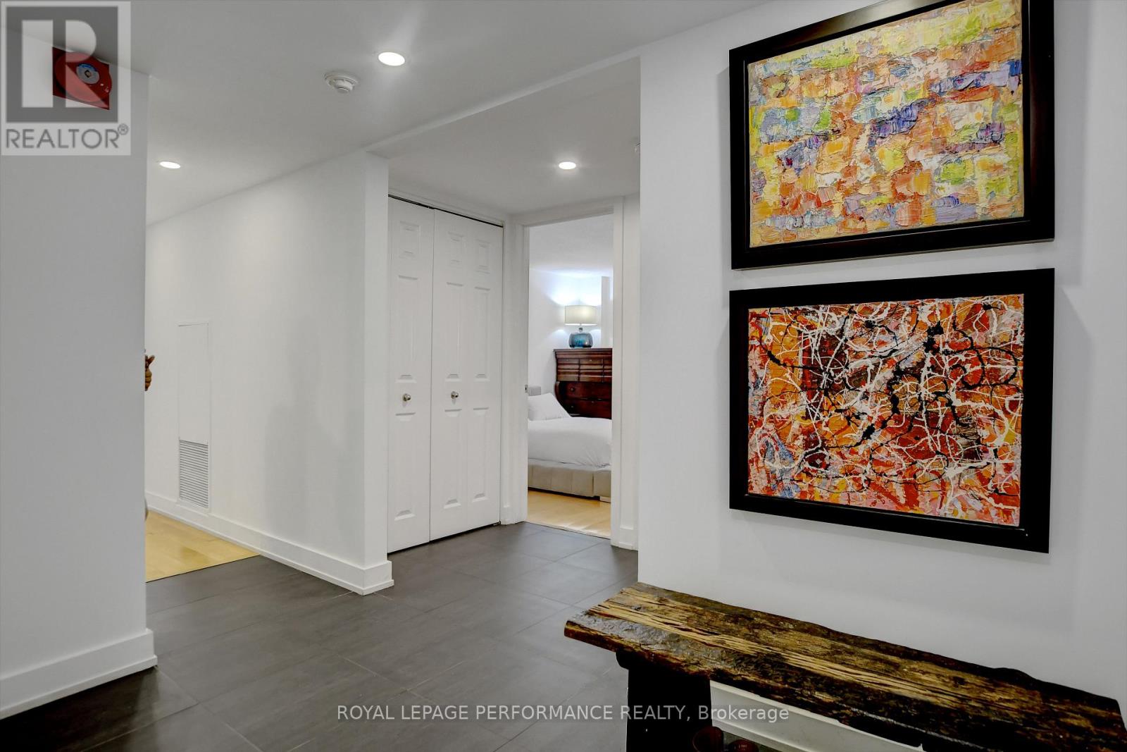 202 - 320 Crichton Street