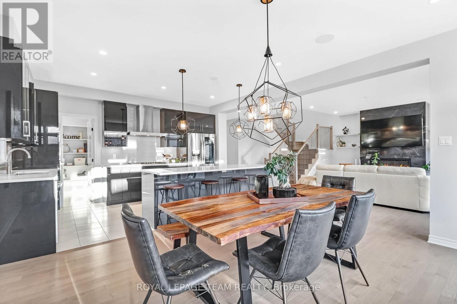 711 Moonflower Crescent