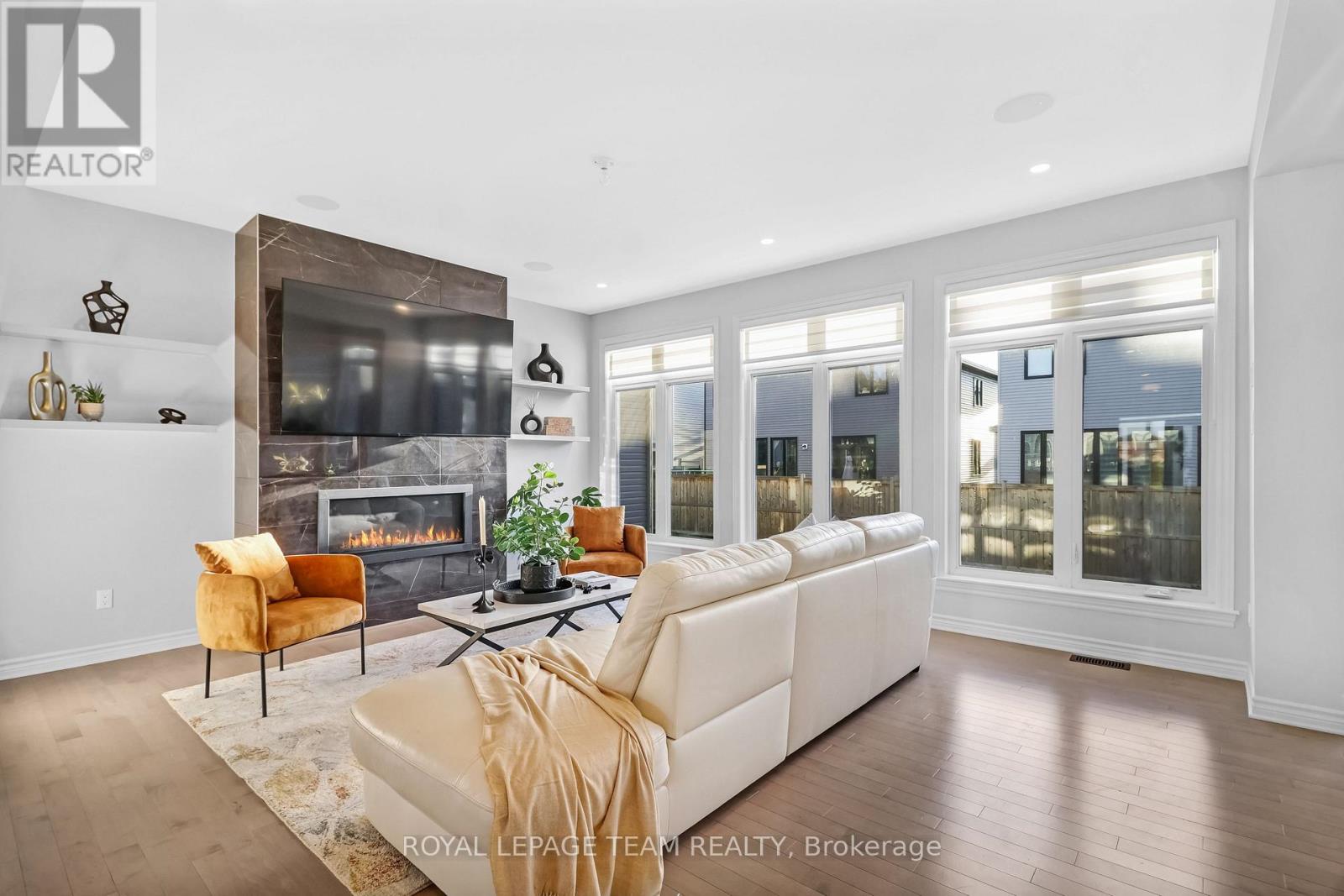 711 Moonflower Crescent