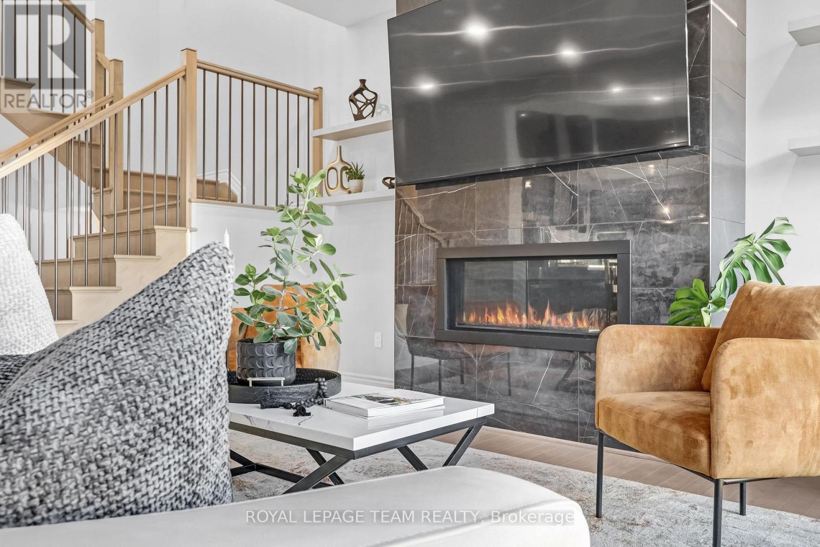 711 Moonflower Crescent