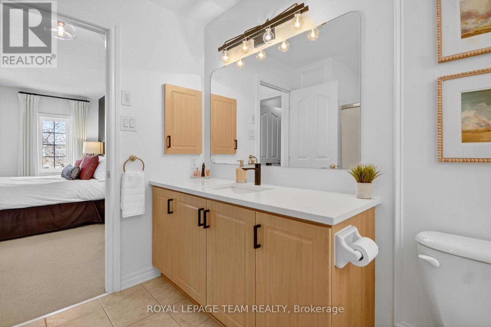 293 Waymark Crescent