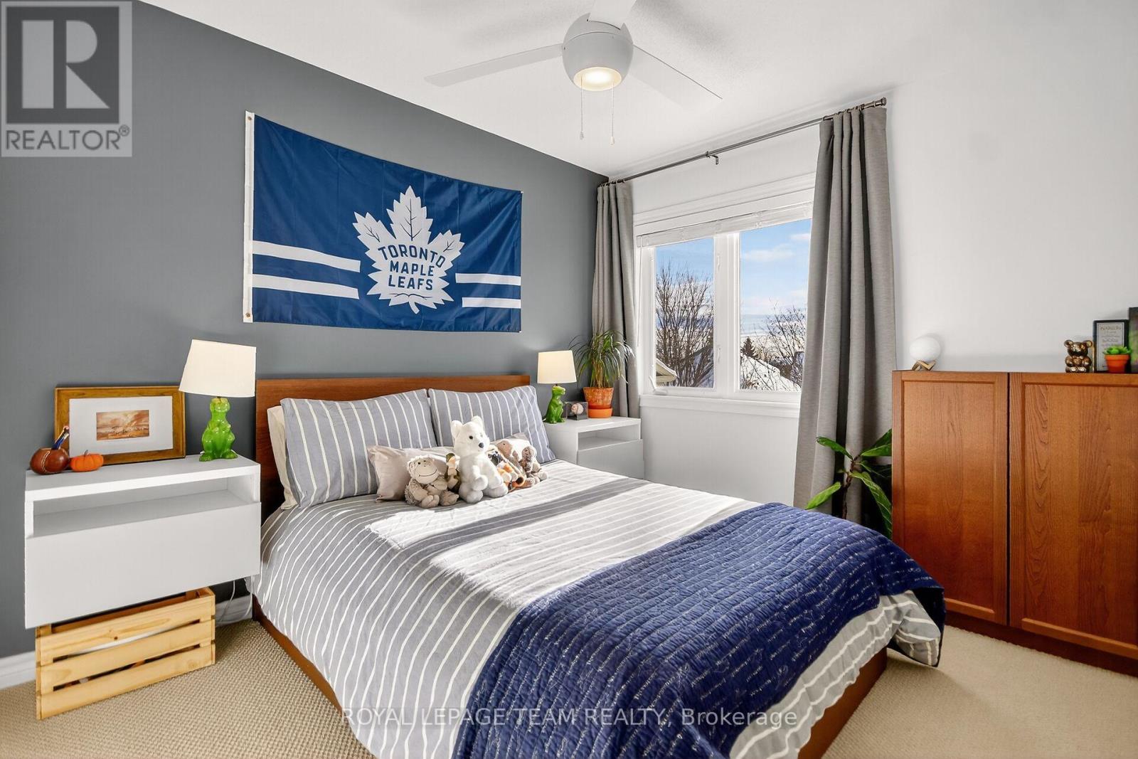 293 Waymark Crescent