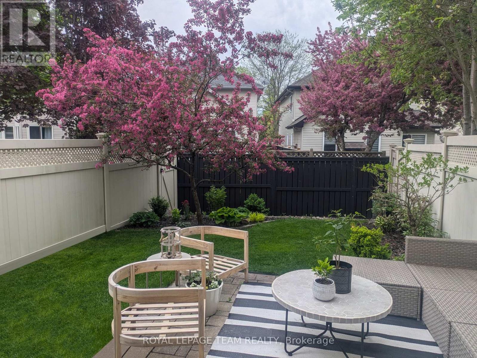 293 Waymark Crescent