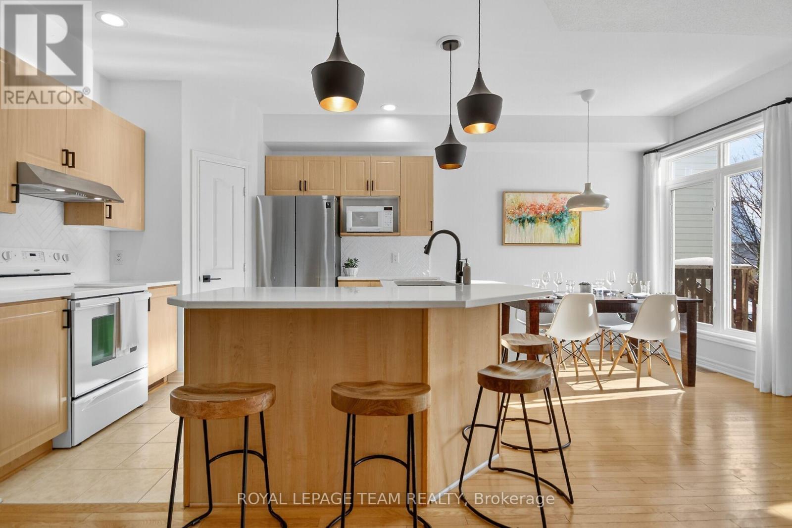 293 Waymark Crescent