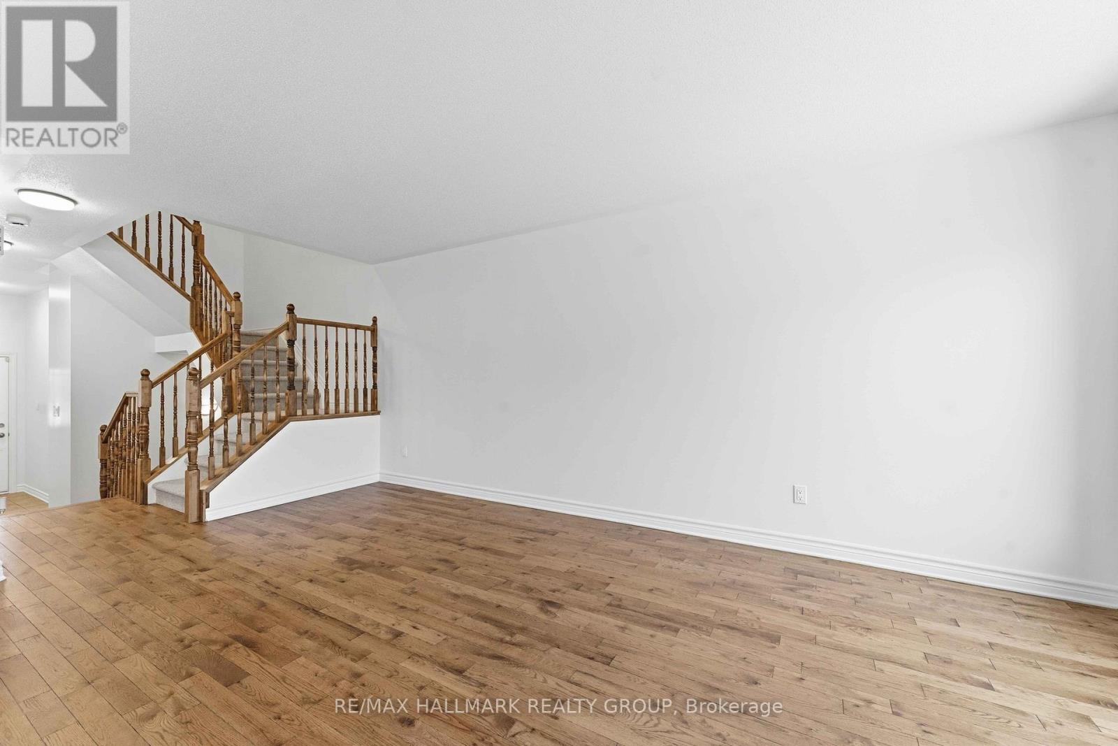 123 Silvermoon Crescent