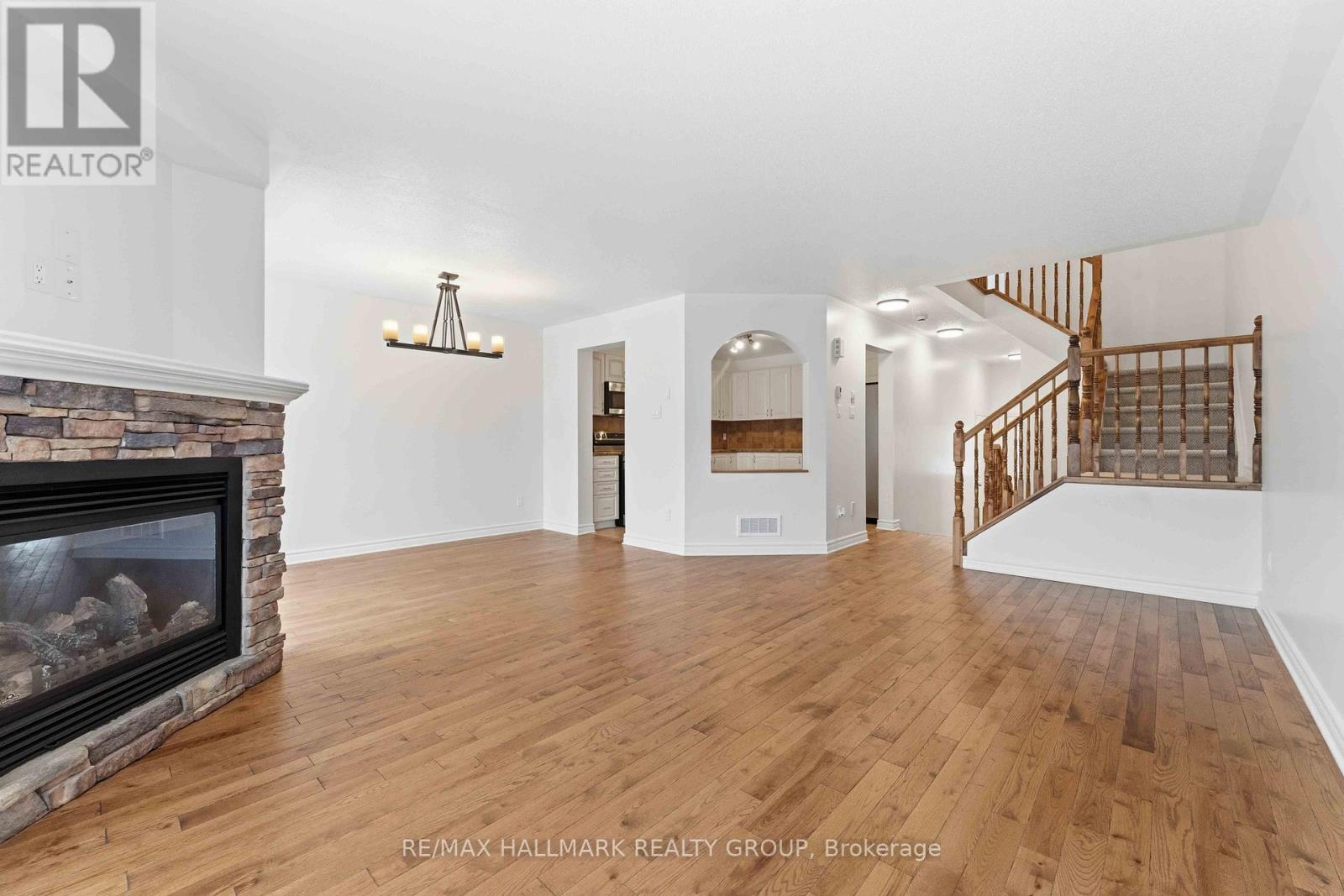 123 Silvermoon Crescent