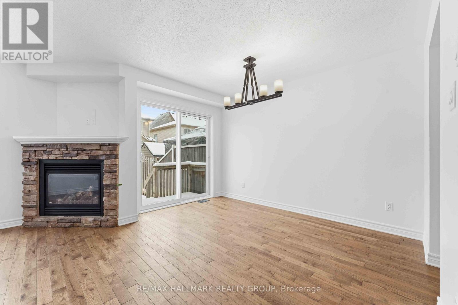 123 Silvermoon Crescent