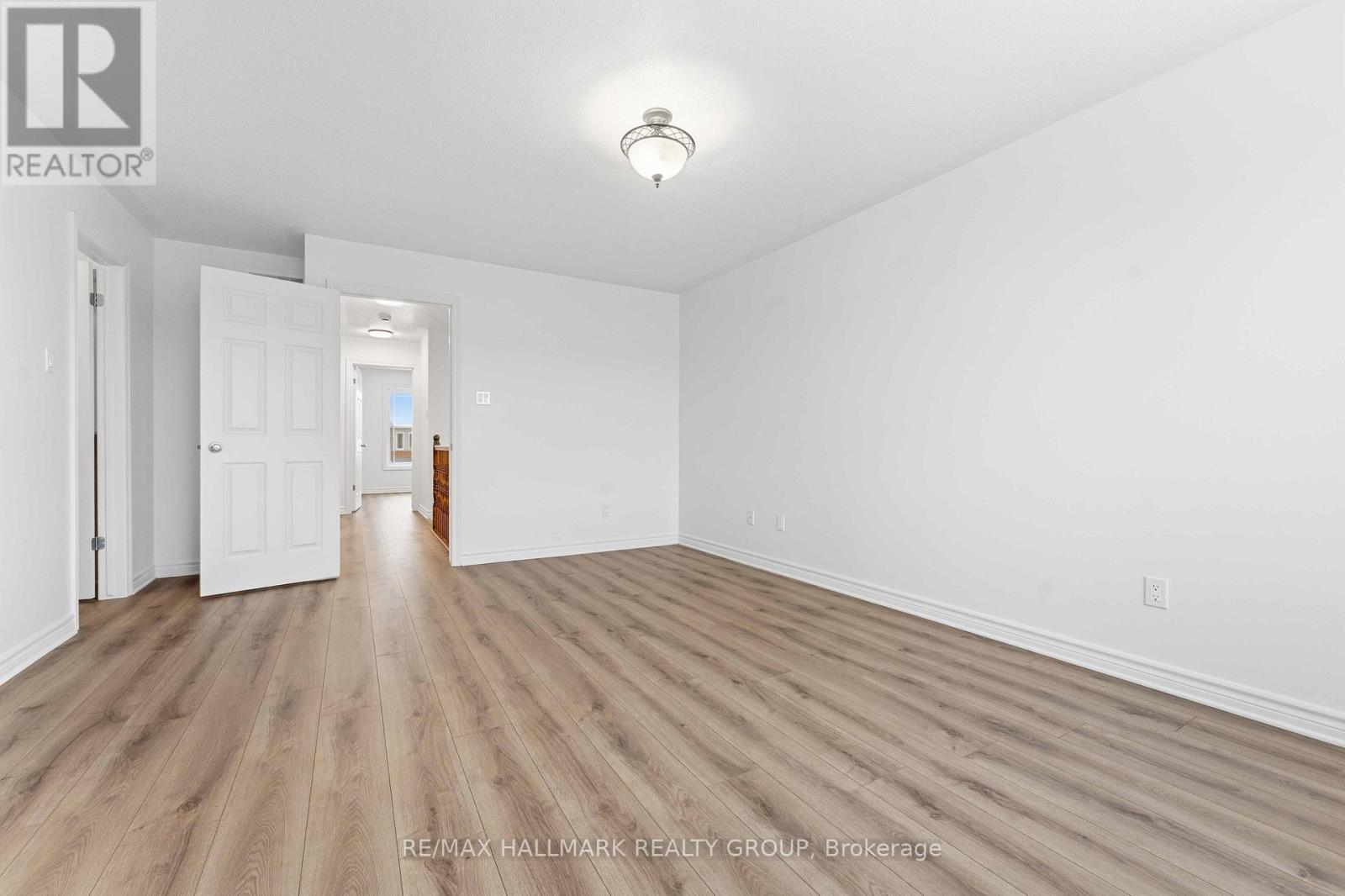 123 Silvermoon Crescent