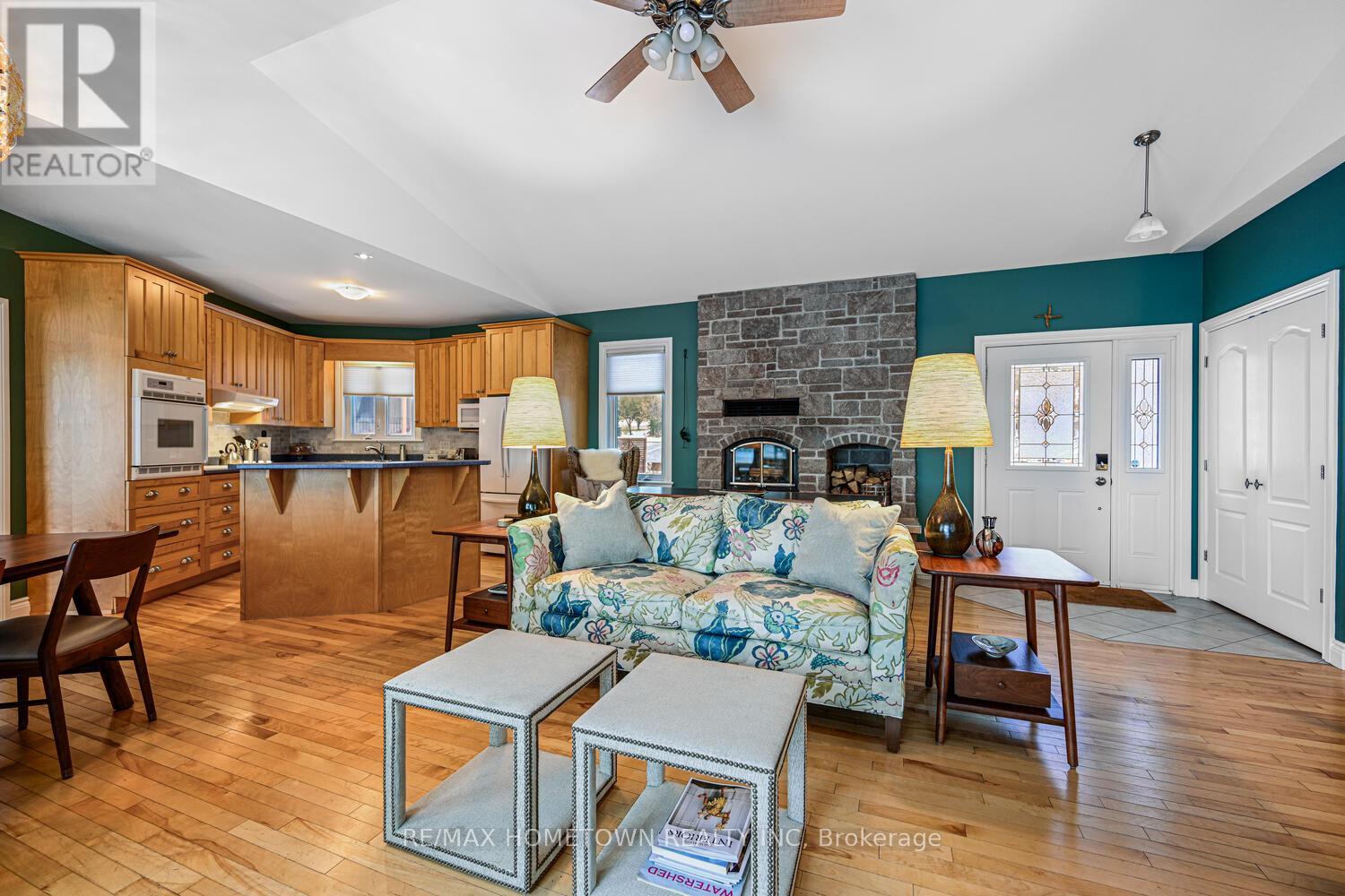 1219 County Road 2 Road